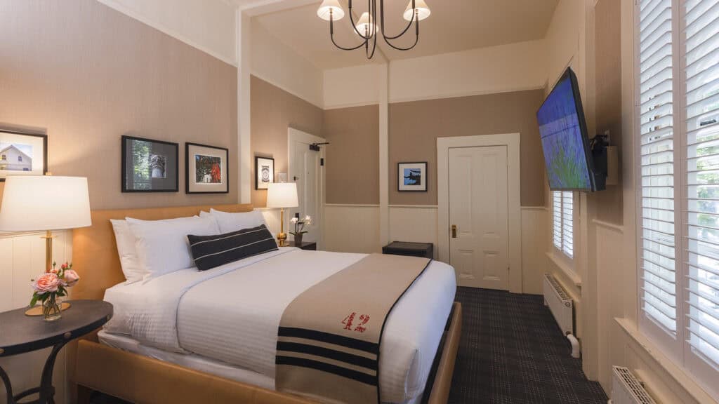 Presidio Lodging - Funston House Queen Room - Professional Architectural Photography