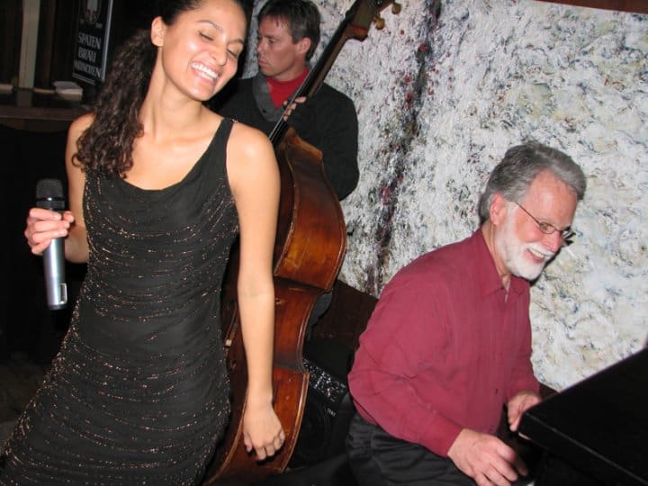 Amber & Kentyn Performing